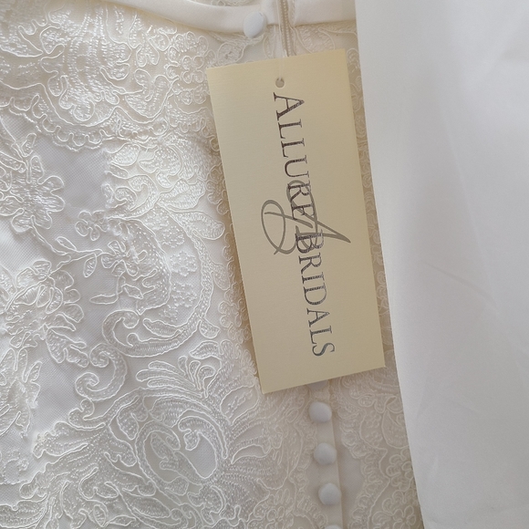 Wedding Dress NWT Size 10 Ivory - Picture 3 of 9